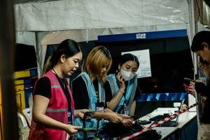 BIB: 100
                            <button type="button" onclick="openModal(22791166)" class="btn btn-primary btn-sm float-right btn-popup" data-toggle="modal" data-target=".modal-high-quality">
                        <i class="fas fa-shopping-cart"></i> Add to Cart
                    </button>
                                            <button type="button" onclick="isThisMe(22791166, true)" class="btn btn-success btn-sm float-right btn-popup btn-isme hidden" data-toggle="tooltip" data-placement="bottom" title="นี่คือรูปของคุณใช่ไหม คลิกที่นี่เพื่อเอาเข้าอัลบั้ม">
                        <i class="fas fa-plus"></i> Add to album
                    </button>
                    <button type="button" onclick="isThisMe(22791166, false)" class="btn btn-warning btn-sm float-right btn-popup btn-isnotme hidden">
                        <i class="fas fa-ban"></i> Remove from album
                    </button>